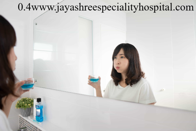 Apa Manfaat Obat Kumur dalam Menjaga Kesehatan Mulut?