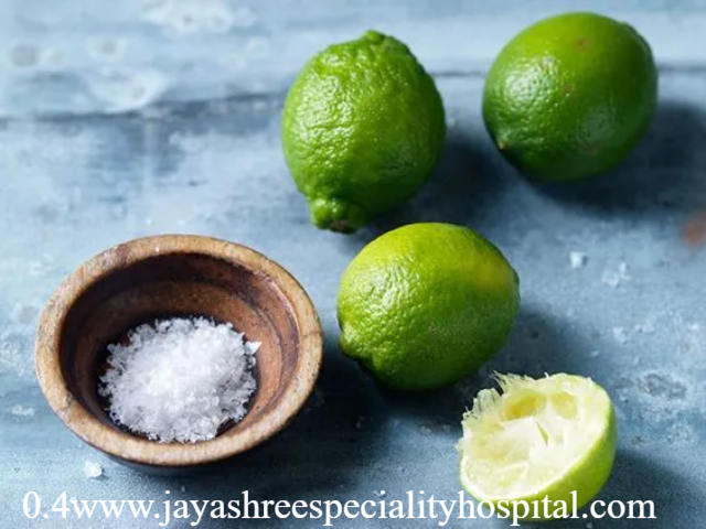 Benarkah Garam Bisa Menghilangkan Karang Gigi?